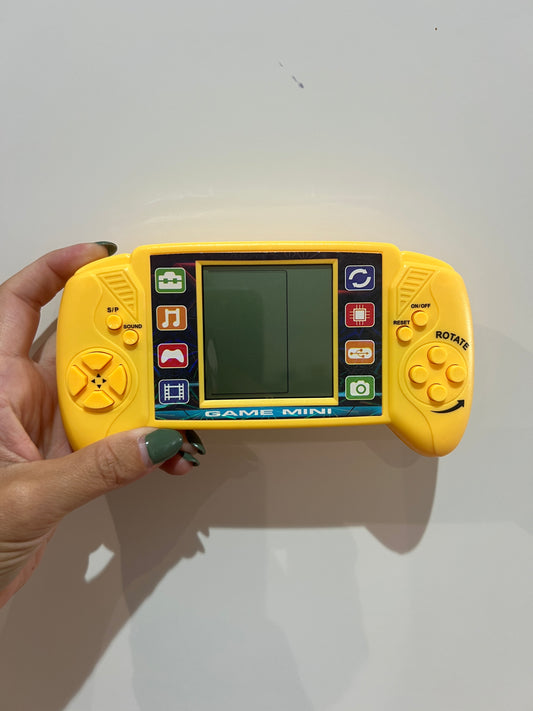 Consola de Jogos Retro Portátil - Amarelo